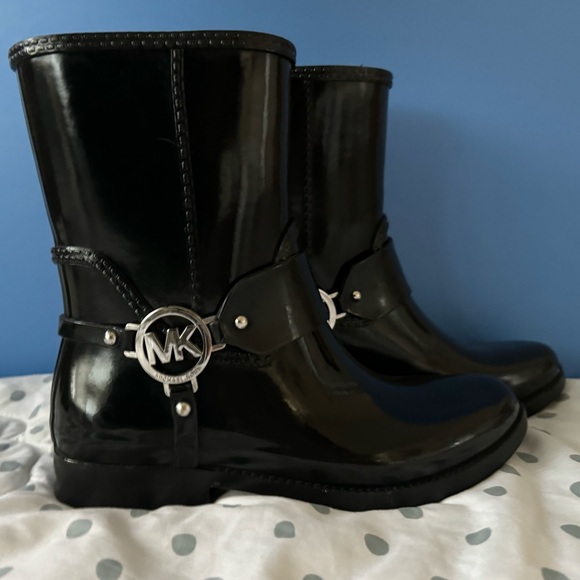Michael Kors Rubber Boots Size 6 - Picture 7 of 8
